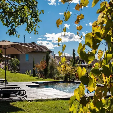 Apartmán Rostagni1834: With 2 Apts And Pool In The Barolo Region