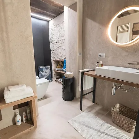 Rostagni1834: With 2 Apts And Pool In The Barolo Region Apartmán