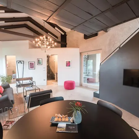 דירה Rostagni1834: With 2 Apts And Pool In The Barolo Region *