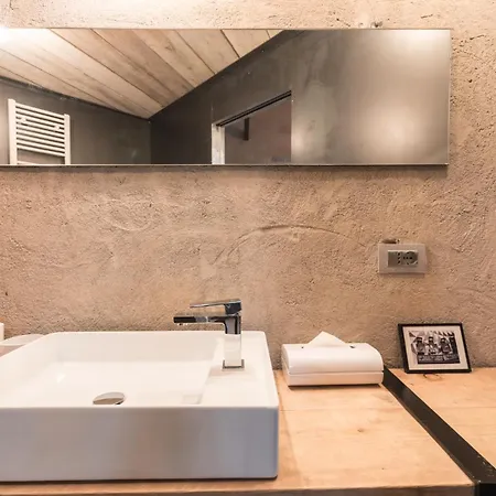 Rostagni1834: With 2 Apts And Pool In The Barolo Region Apartmán
